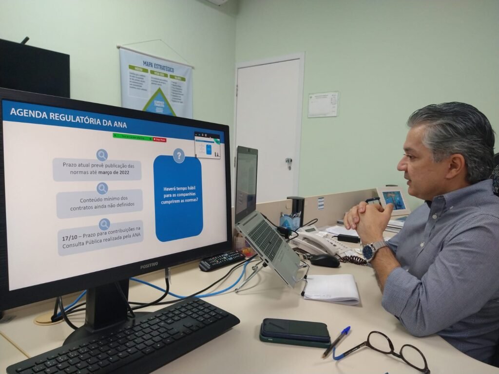 O presidente participou da Mesa Redonda por meio de plataforma digital